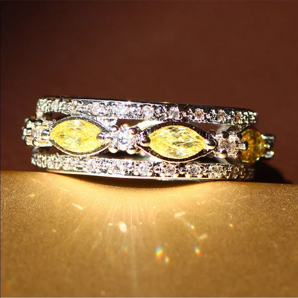 Yellow design shiny band - Picture 4 of 4